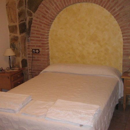 Hostal Sara Villafeliche Exterior photo
